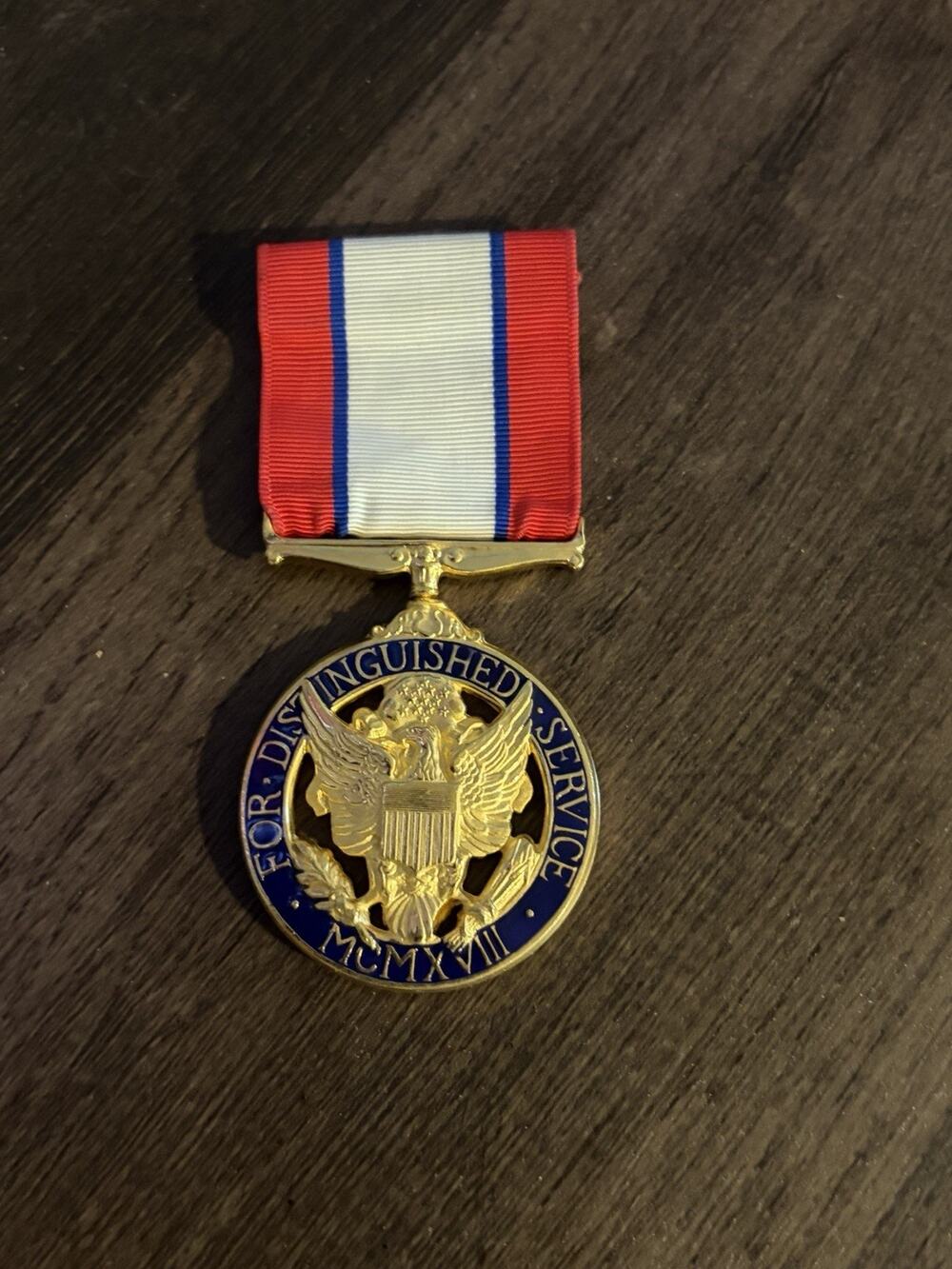 DISTINGUISHED SERVICE MEDAL ARMY - FULL SIZE MEDAL